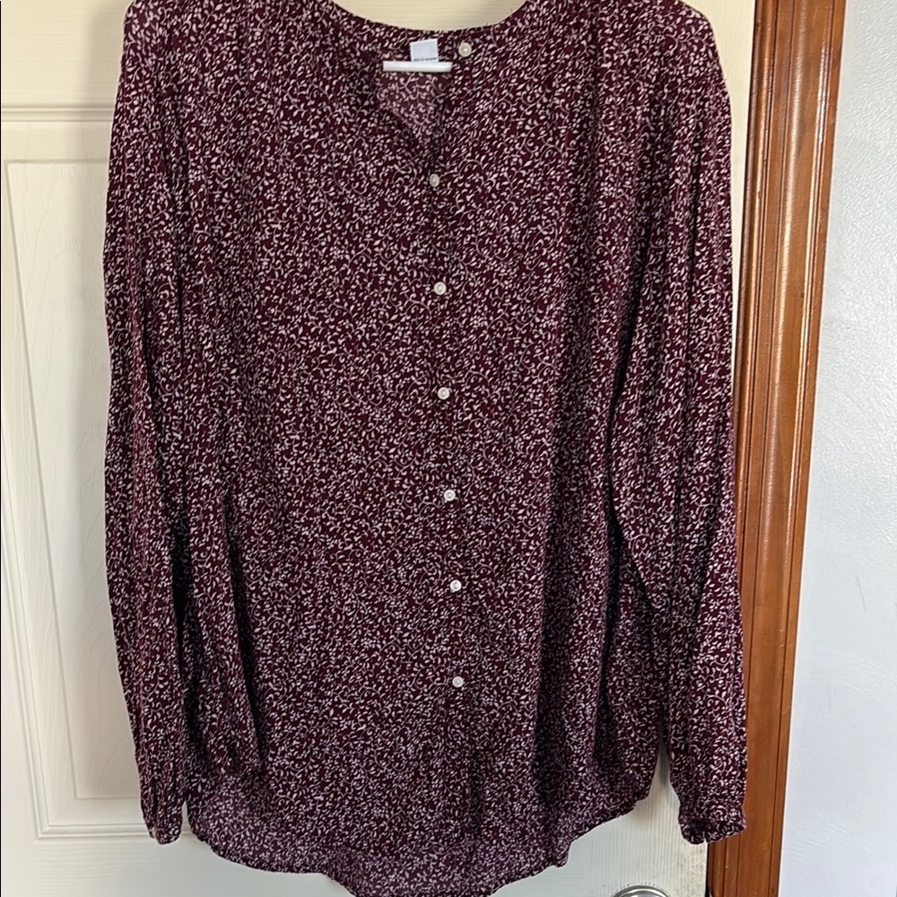 Old Navy Red and White Buttoned Blouse with Mandarin Collar